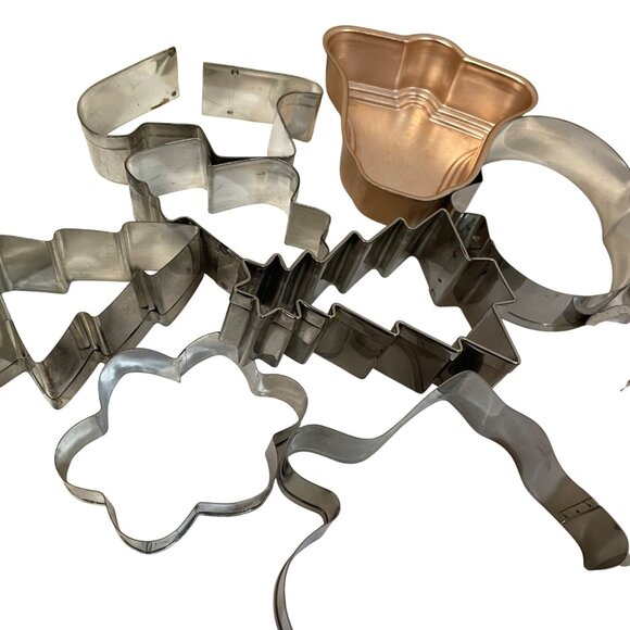 Celebrate It Metal Cookie Cutter Baking Set getting pieces - Picture 7 of 10